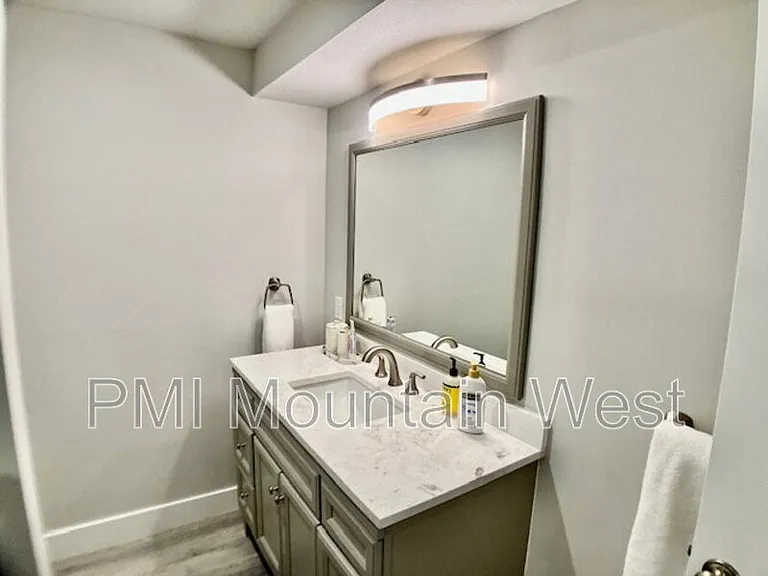 707 S Miller Ave — Photo 20