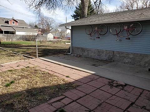 3rd image of 730 N Cedar Ave