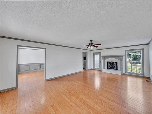 5th image of 1861 Jeff Rd