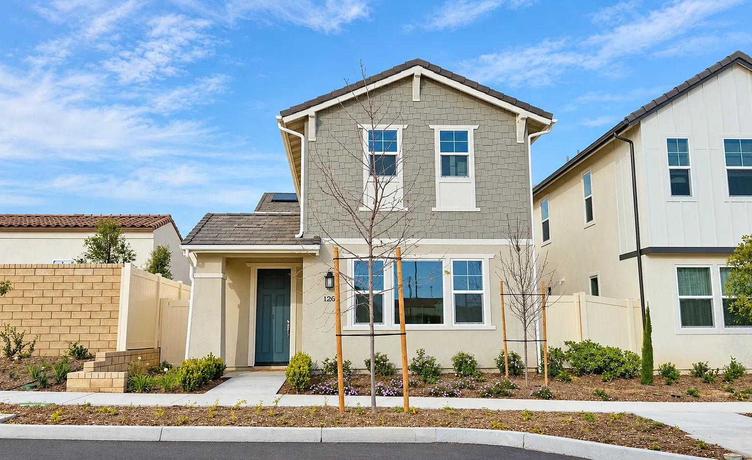 4 bed, 2464 sqft, $4,950 — Photo 1