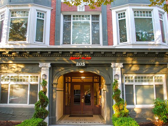 3rd image of 205 19th Ave E APT 305