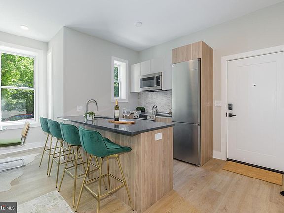 4th image of 933 N St NW APT 101