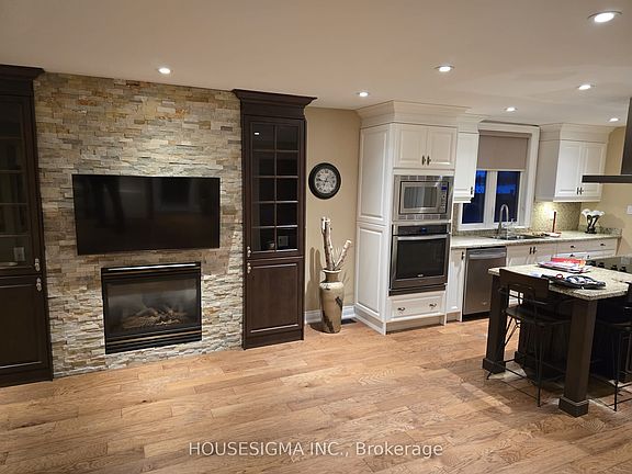 5th image of 12020 Woodbine Ave