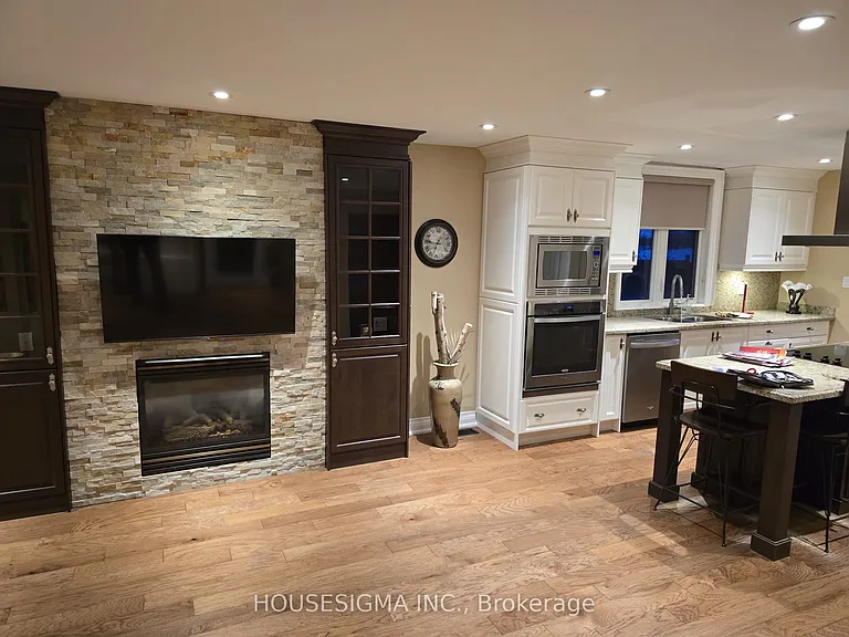 12020 Woodbine Ave — Photo 5