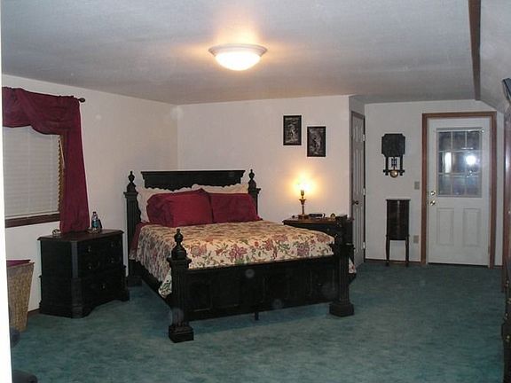 5th image of 30 Countryman Dr