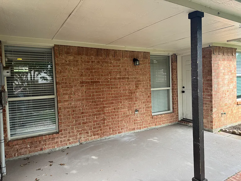 8204 Stern St — Photo 7