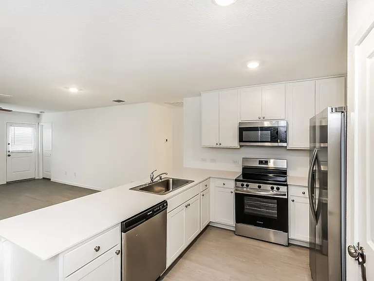 201 Sycamore Pl — Photo 7