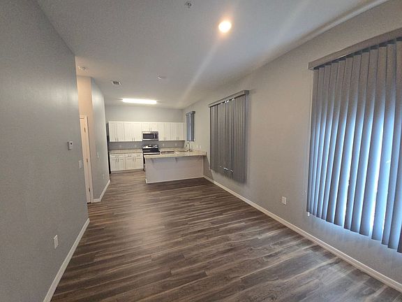 3rd image of 750 Avenue C SW Unit 103
