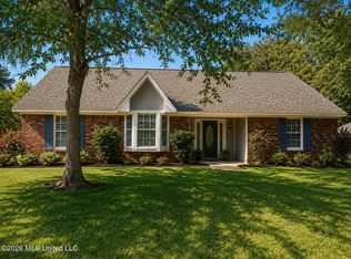 220 Cobblestone Dr, Madison, MS 39110