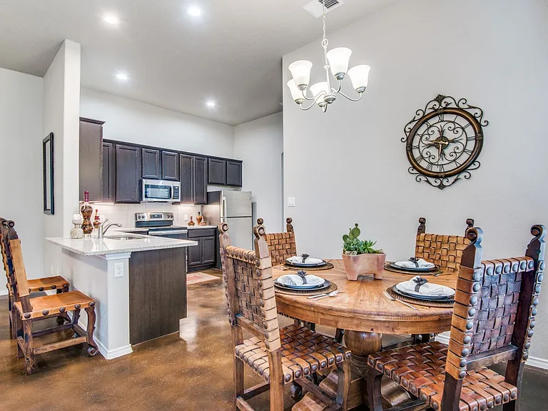 Come live in Knox Ridge! — Photo 7