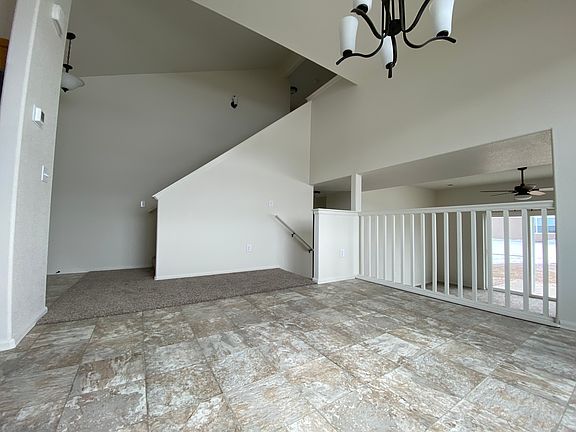 4th image of 625 Gore Range Dr