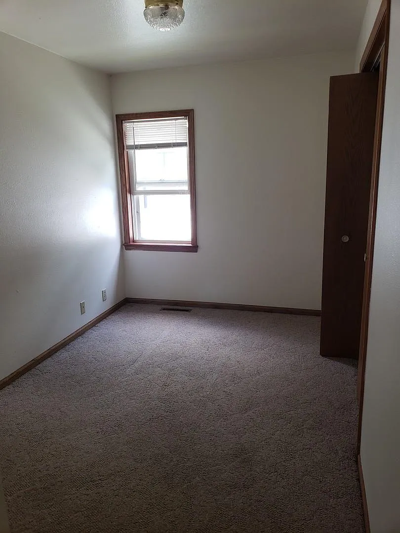 3 bed, 980 sqft, $1,245 — Photo 4