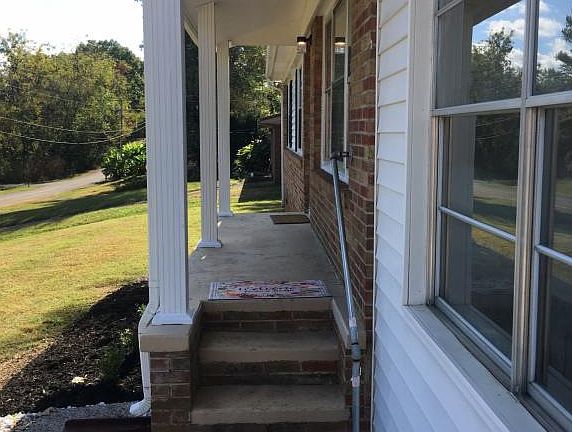 2nd image of 415 Nadine Ave