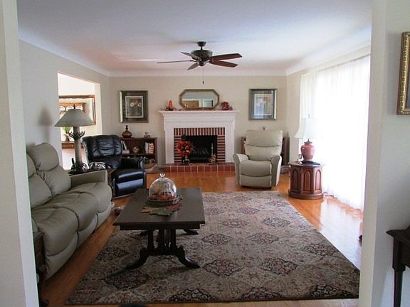 4th image of 3113 Elmwood Dr