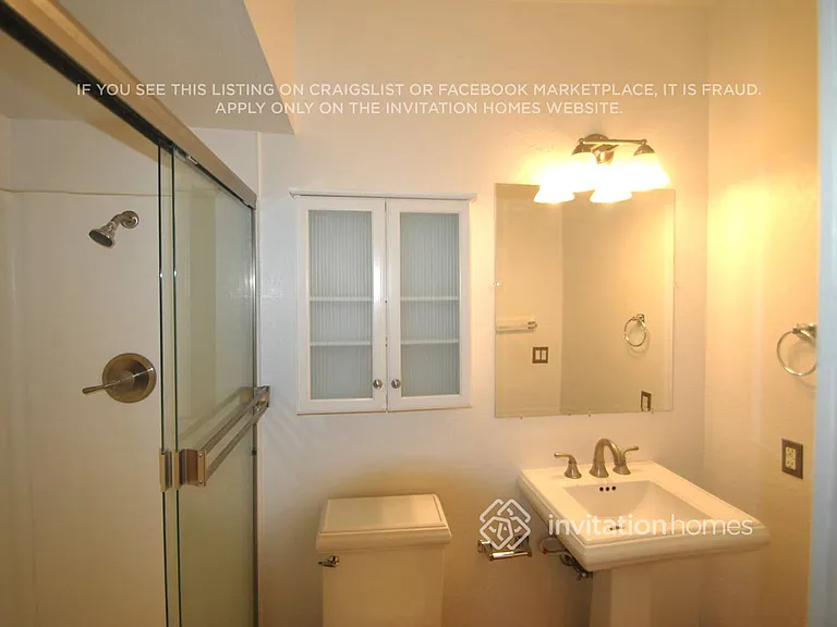 705 N Pine St — Photo 8