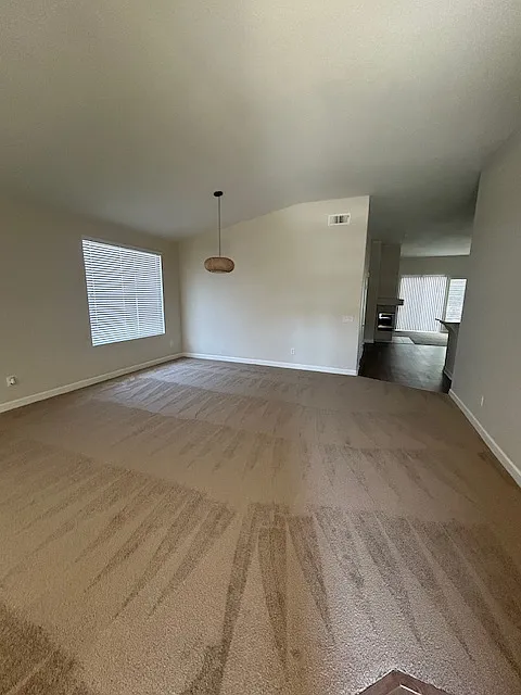 4 bed, 2176 sqft, $3,200 — Photo 3