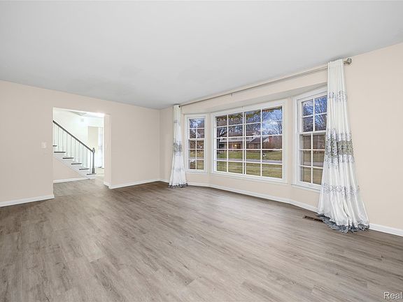 5th image of 5738 Pebbleshire Rd