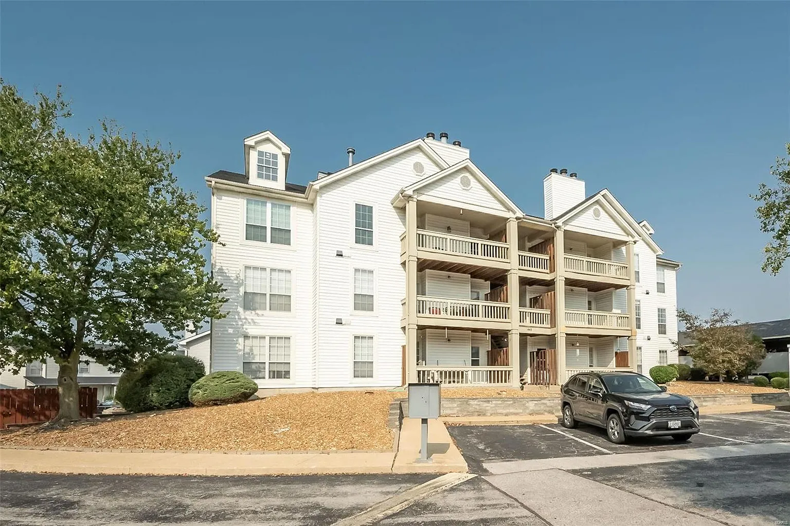 1445 Whispering Creek Dr APT E photo 1