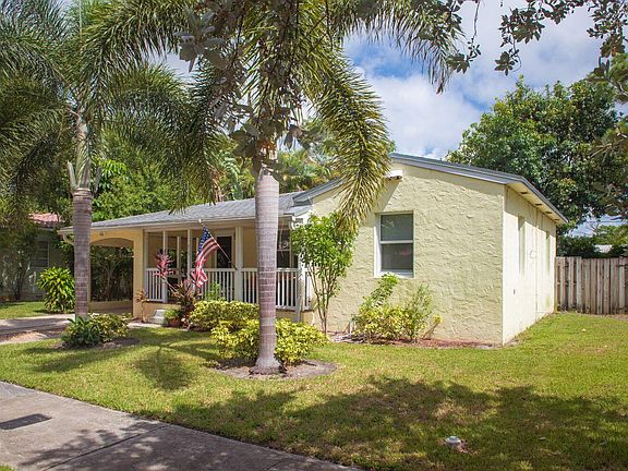 2nd image of 515 SW 11th Ct