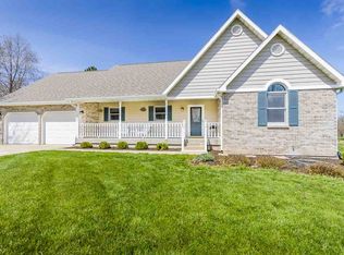 16245 Rim Rock Ter, Wamego, KS 66547