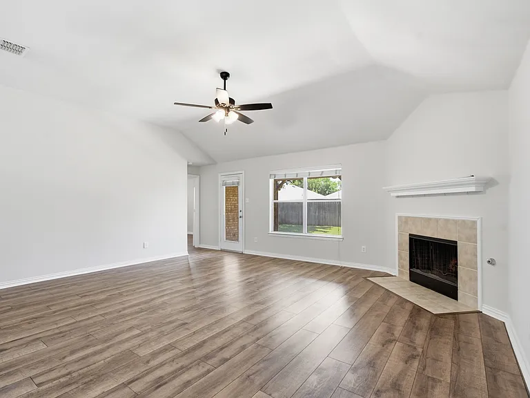 2324 Evening Song Dr — Photo 16