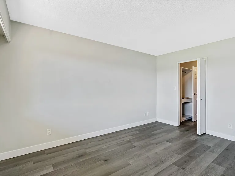 8040 Blundell Rd — Photo 28