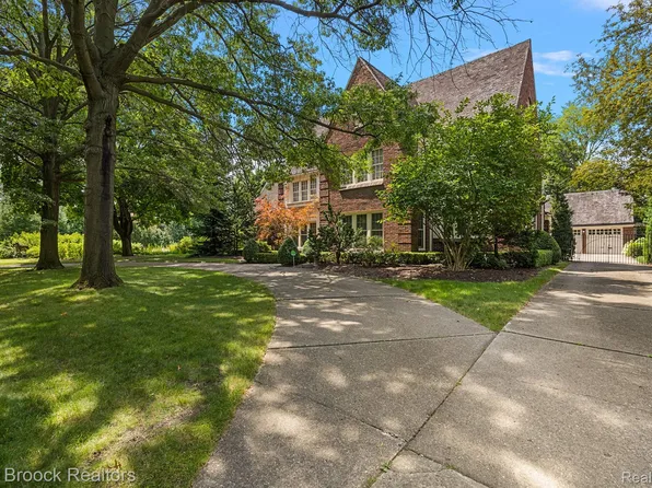 19169 Strathcona Dr, Highland Park, MI 48203