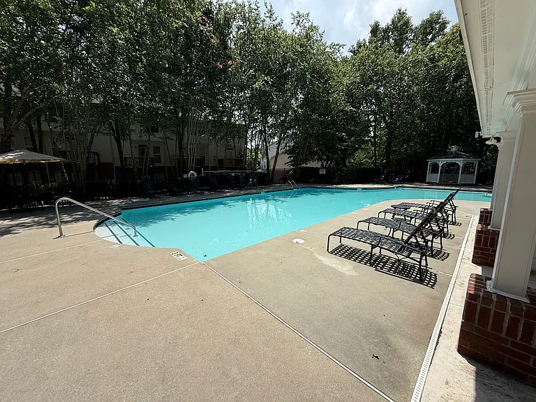 2179 Dillard Xing — Photo 14