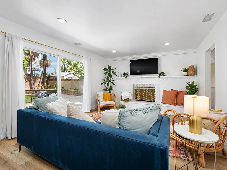 16002 Warren Ln — Photo 5