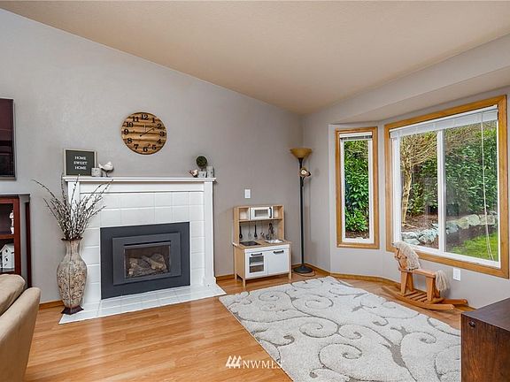 5th image of 726 SW Fairhaven Dr