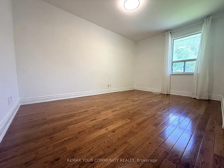387 Paliser Cres N #MAIN — Photo 7
