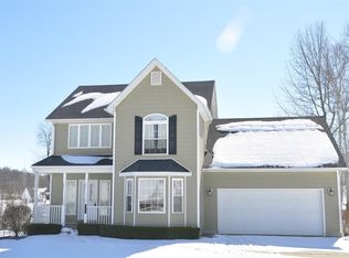 326 Trappers Ridge Ct, Vine Grove, KY 40175