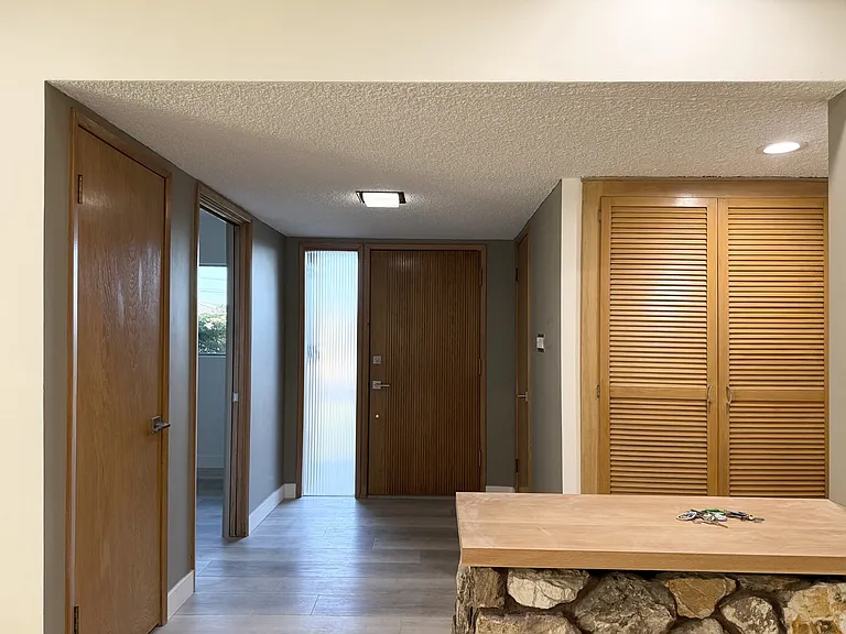 9721 Orangewood Ave — Photo 5