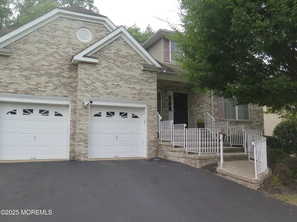 108 Scarborough Way, Marlboro, NJ 07746