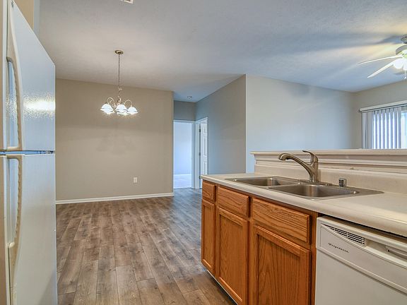 2nd image of 150 Saddlebrook Ln Unit 541