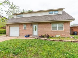 401 NE 18th St, Moore, OK 73160