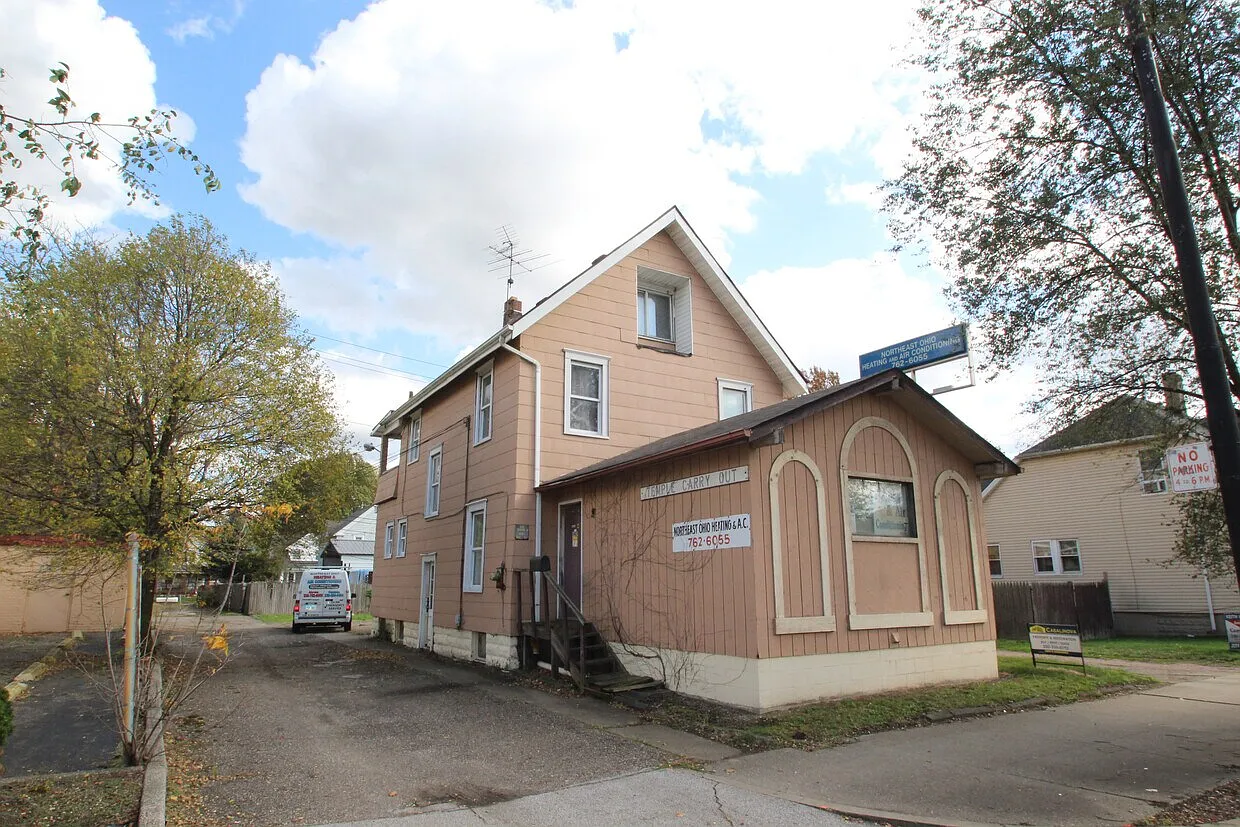 3 bed, 1.5 bath, 1926 sqft, $1,400 — Photo 2