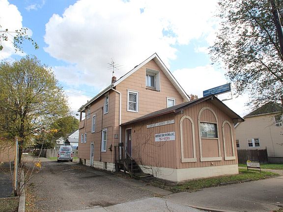 2nd image of 703 N Main St