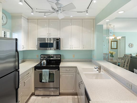 3rd image of 801 River Point Dr #206A206A