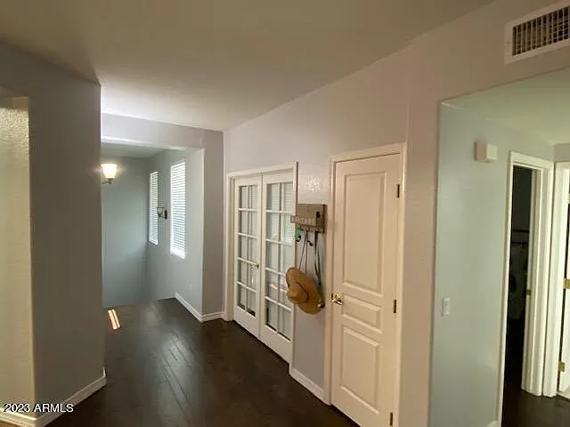 3 bed, 2.0 bath, 1849 sqft, $3,750 — Photo 2