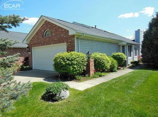 6289 Squire Lake Dr, Flushing, MI