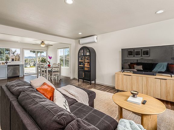 5th image of 8530 Parkbrook Ln