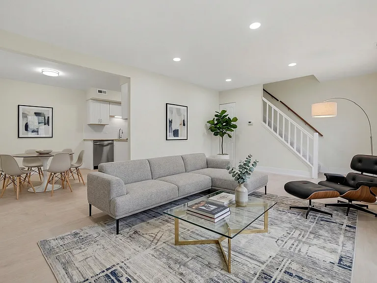 763 Wellington Ave #763 — Photo 2