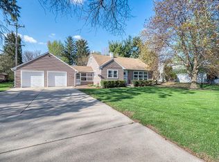 635 W Fabyan Pkwy, Geneva, IL 60134