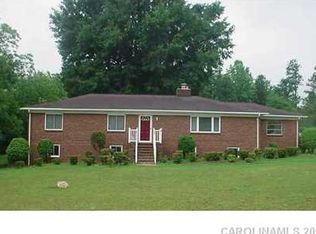 8101 Denbur Dr, Charlotte, NC 28215