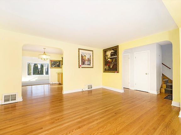 5th image of 1805 Buckingham Ave