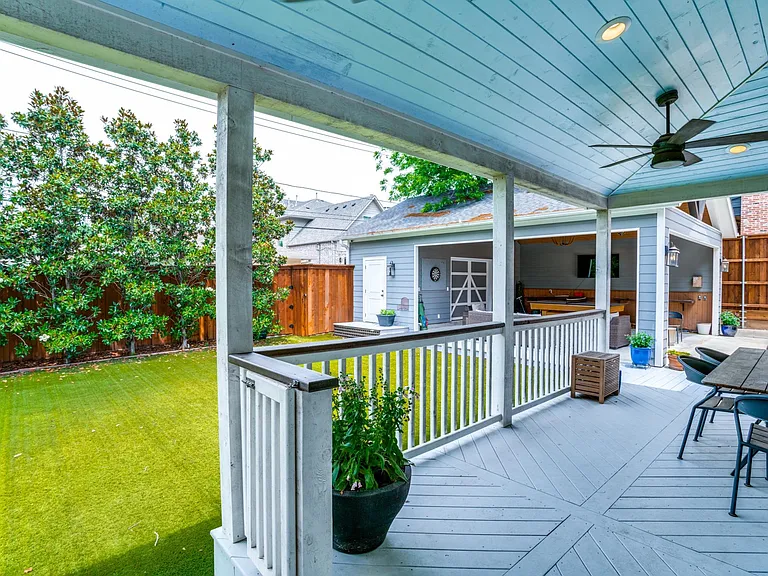 3312 Villanova St — Photo 15