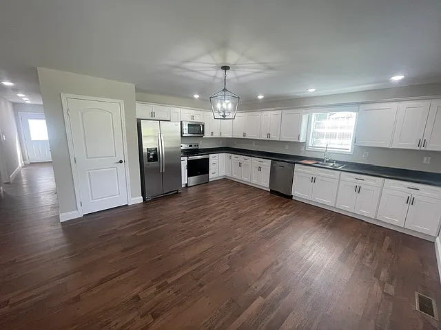 2 bed, 1178 sqft, $1,450 — Photo 2