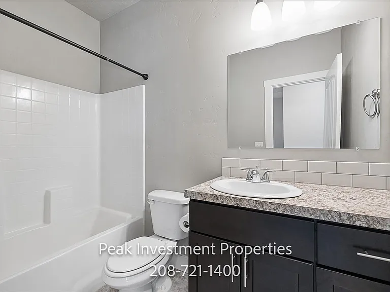 315 E Denver St — Photo 21