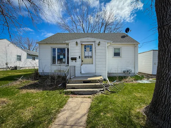 517 3rd St SE, Clarion, IA 50525